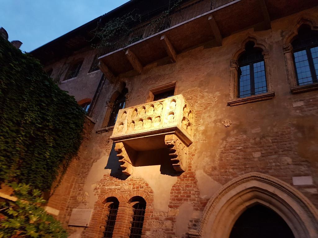 Mi Casa Es Tambien Tu Casa Vips Verona Exterior photo